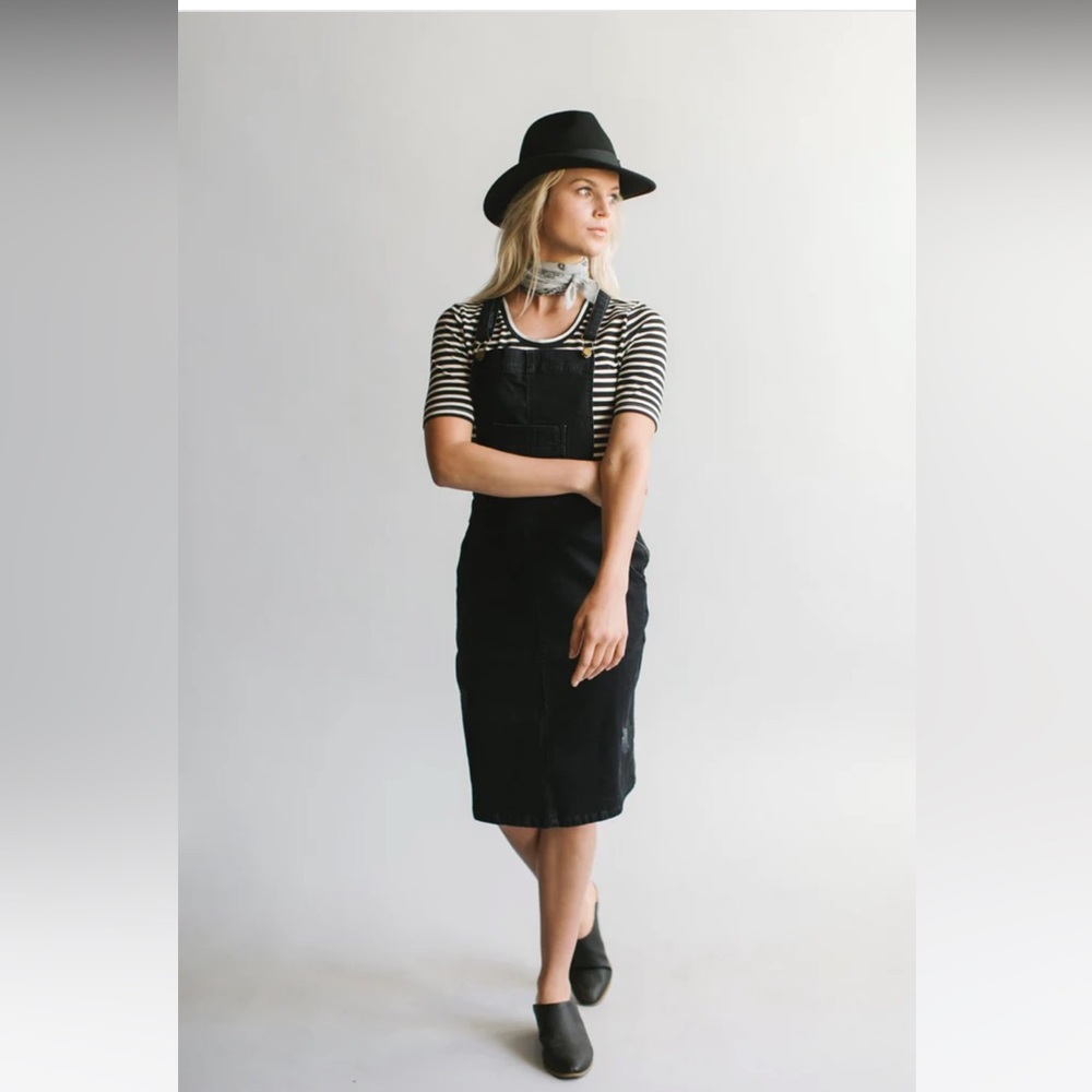 The Main Street Exchange Hailee Black Denim Skirt Dress Overalls size 6